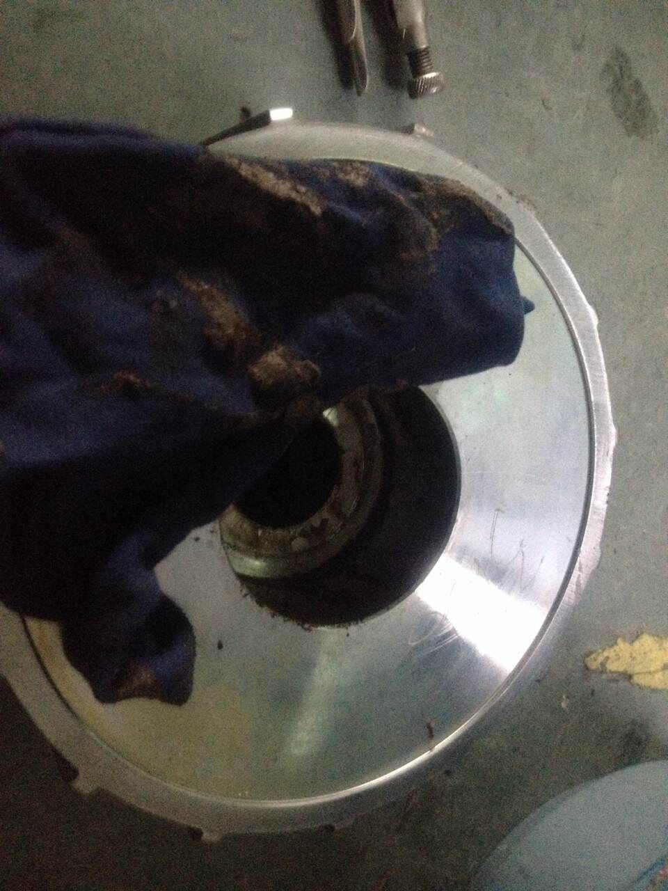 葉輪進(jìn)入大量的泥沙 葉輪進(jìn)入大量的泥沙