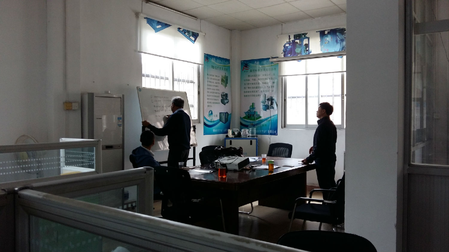 外國友人親臨佛山市真空泵廠有限公司 外國友人親臨佛山市真空泵廠有限公司